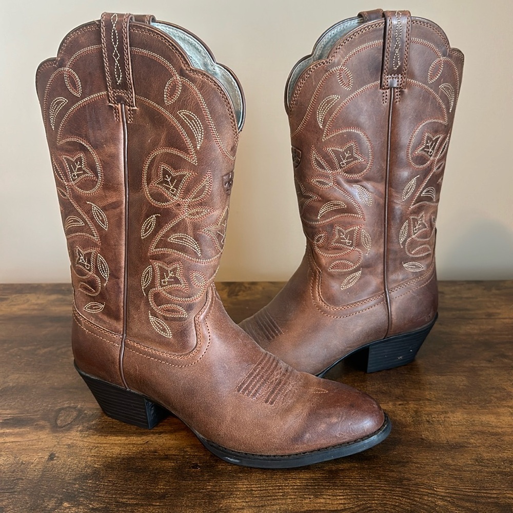 Beautiful Ariat Women’s Cowboy Boots